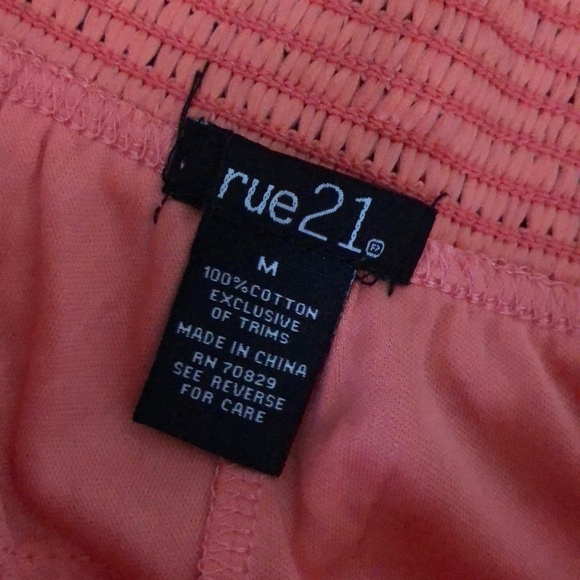 SHORTS - Picture 3 of 3